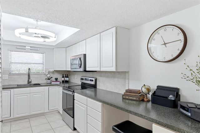 1469 56TH STREET W, Bradenton, FL 34209