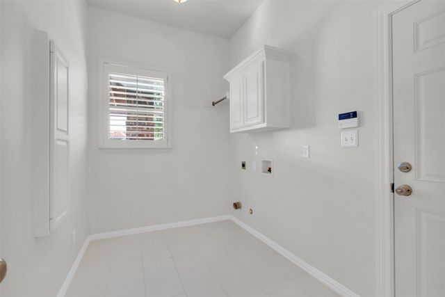 2200 Twin Creeks Court, Pilot Point, TX 76258