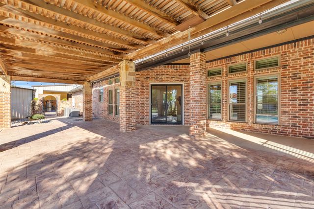 2200 Twin Creeks Court, Pilot Point, TX 76258