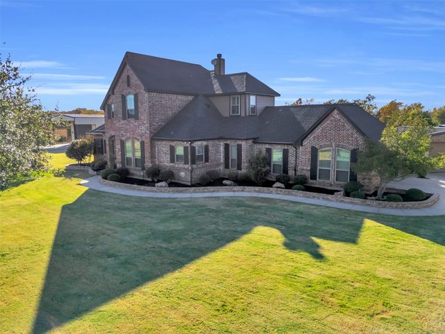 2200 Twin Creeks Court, Pilot Point, TX 76258