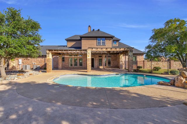 2200 Twin Creeks Court, Pilot Point, TX 76258