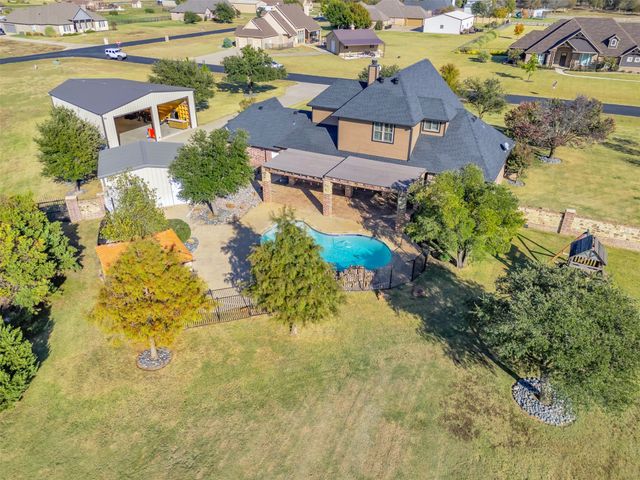 2200 Twin Creeks Court, Pilot Point, TX 76258