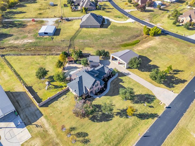 2200 Twin Creeks Court, Pilot Point, TX 76258