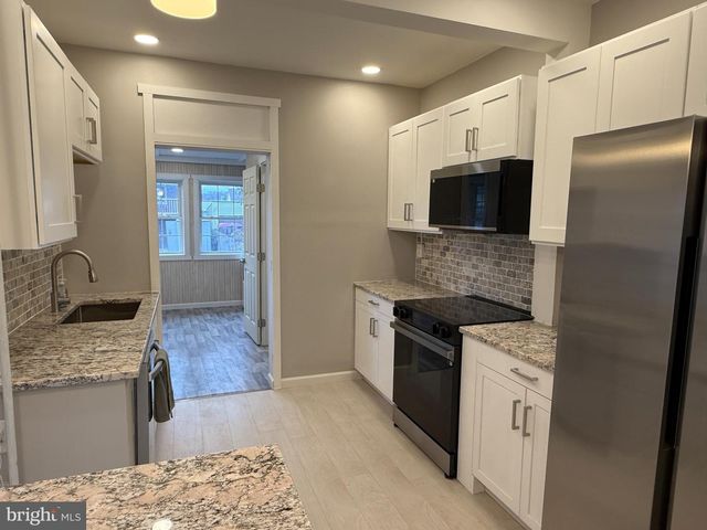 28 S 3RD ST, Hamburg, PA 19526