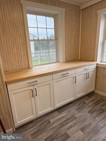 28 S 3RD ST, Hamburg, PA 19526