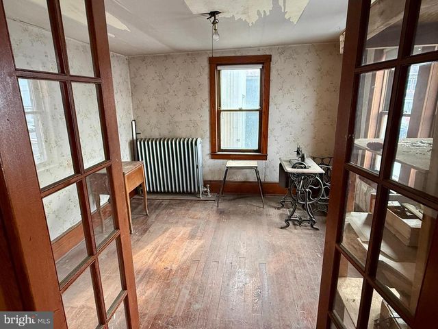 28 S 3RD ST, Hamburg, PA 19526