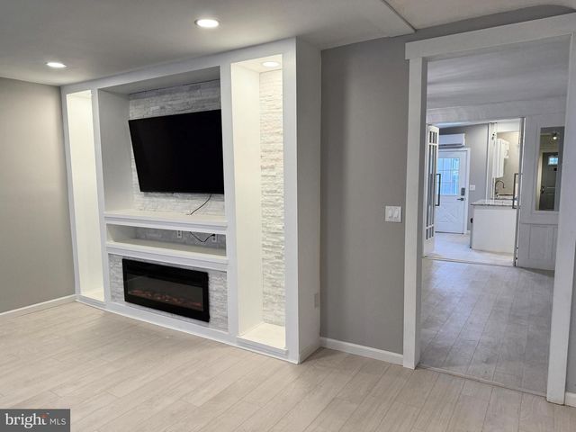 28 S 3RD ST, Hamburg, PA 19526