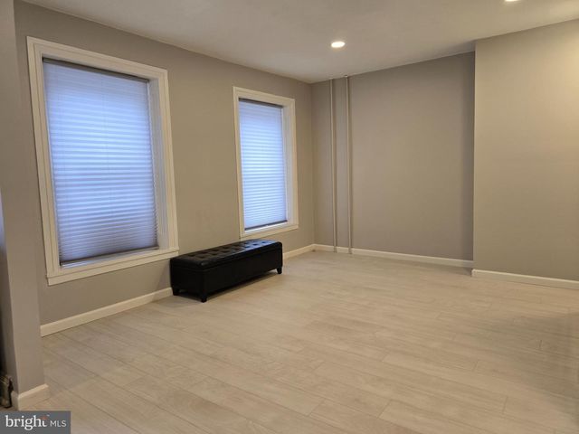 28 S 3RD ST, Hamburg, PA 19526