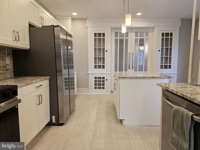 28 S 3RD ST, Hamburg, PA 19526