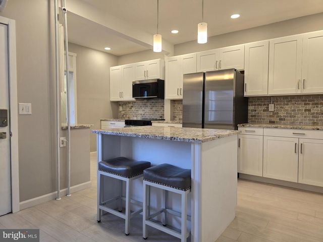 28 S 3RD ST, Hamburg, PA 19526