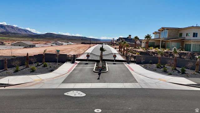 4056 S WAKE ST, Hurricane, UT 84737