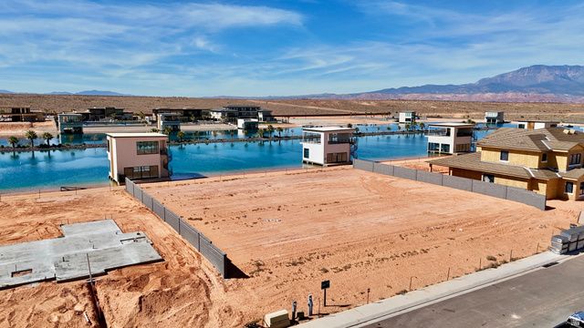 4056 S WAKE ST, Hurricane, UT 84737