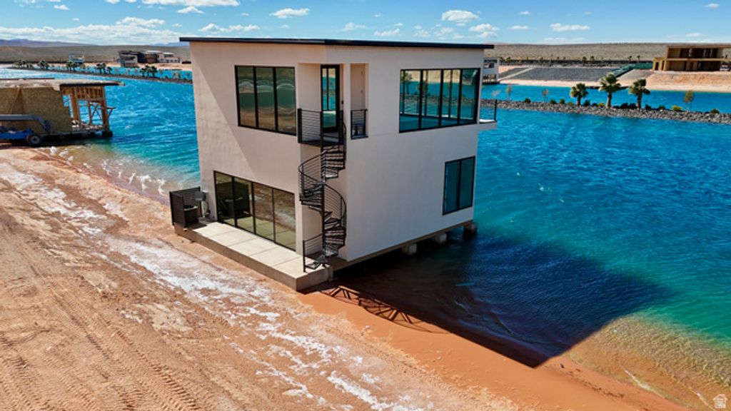 4056 S WAKE ST, Hurricane, UT 84737
