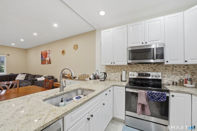 2435 Bedford Street 21C, Stamford, CT 06905
