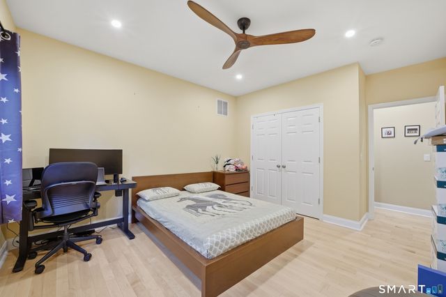 2435 Bedford Street 21C, Stamford, CT 06905