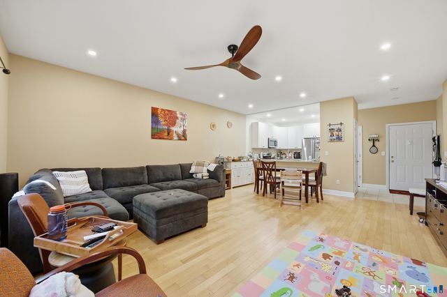 2435 Bedford Street 21C, Stamford, CT 06905