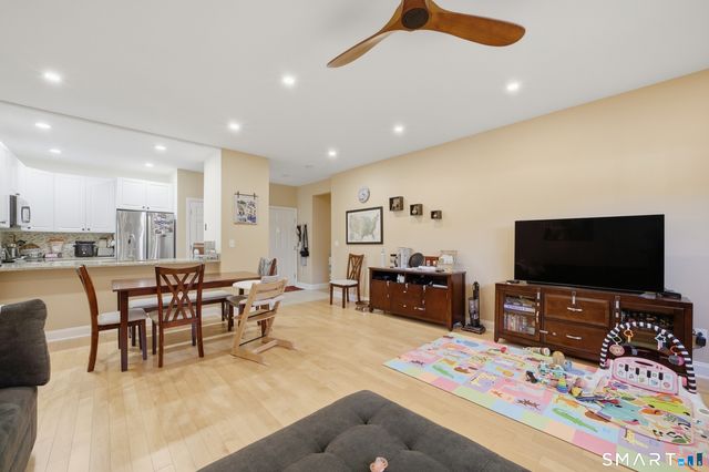 2435 Bedford Street 21C, Stamford, CT 06905