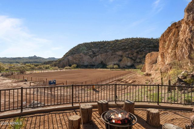30100 W Walter Road, Wickenburg, AZ 85390
