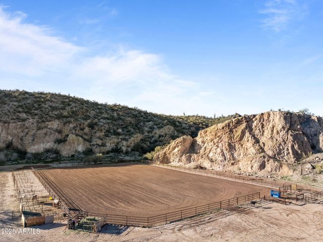 30100 W Walter Road, Wickenburg, AZ 85390