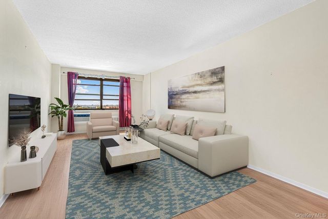 39-60 54th Street 8S, Woodside, NY 11377