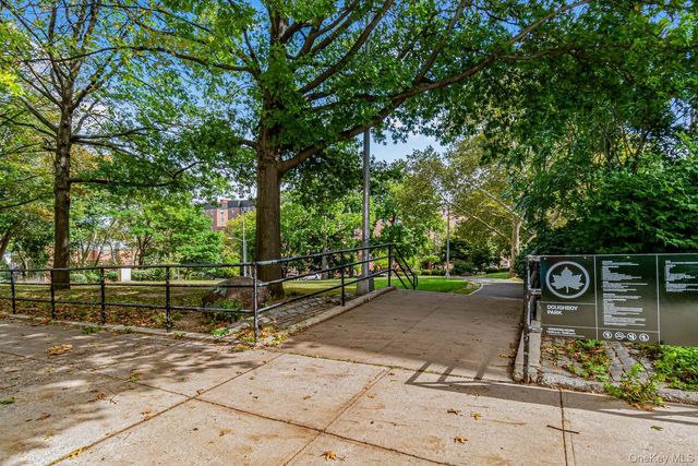 39-60 54th Street 8S, Woodside, NY 11377
