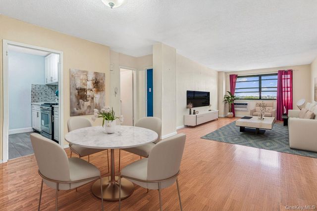 39-60 54th Street 8S, Woodside, NY 11377