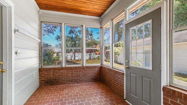 111 Bay Avenue, Defuniak Springs, FL 32435