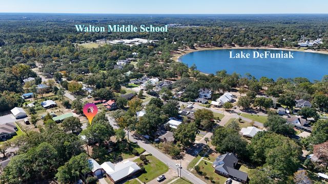 111 Bay Avenue, Defuniak Springs, FL 32435