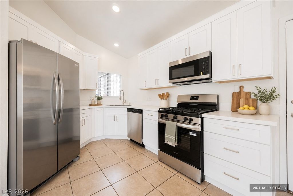 5102 Del Shannon Street, North Las Vegas, NV 89031 — photo 5