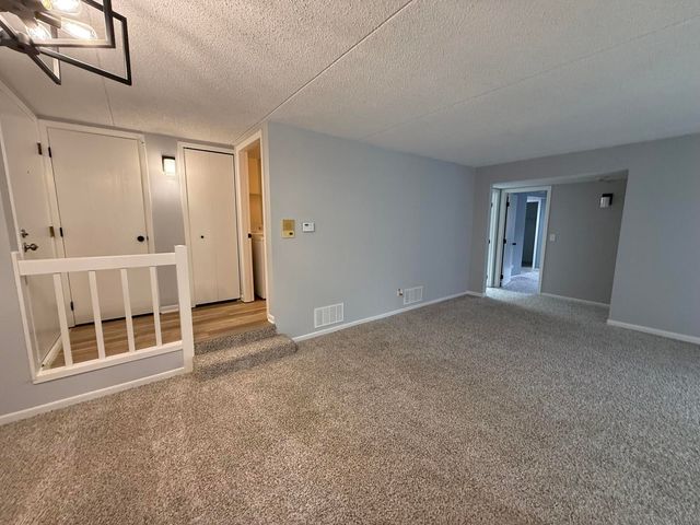 2213 Wharf Drive 401, Woodridge, IL 60517