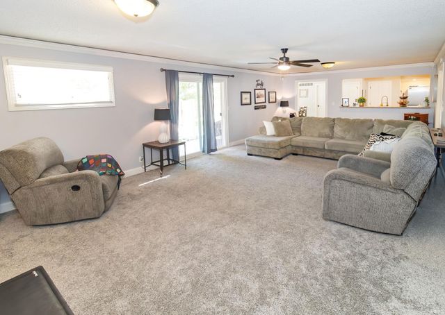 7699 Hermitage Court, Newburgh, IN 47630