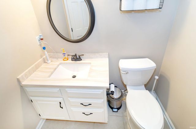 7699 Hermitage Court, Newburgh, IN 47630