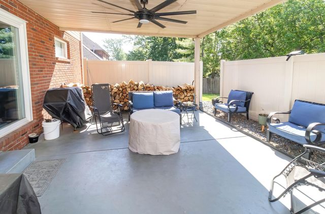 7699 Hermitage Court, Newburgh, IN 47630