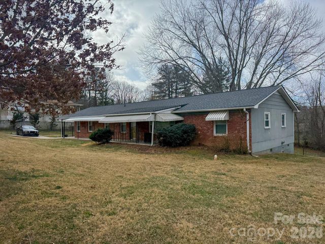 483 Caribou Road, Asheville, NC 28803