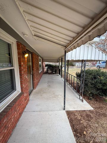 483 Caribou Road, Asheville, NC 28803