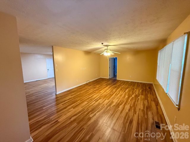483 Caribou Road, Asheville, NC 28803