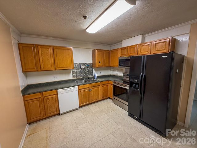 483 Caribou Road, Asheville, NC 28803