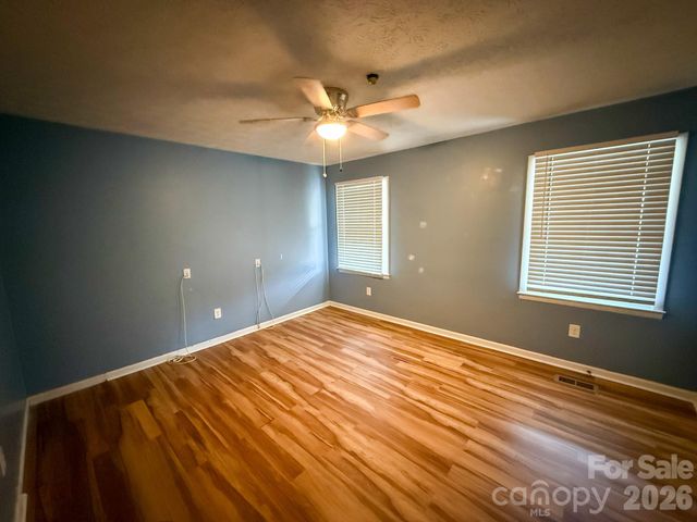 483 Caribou Road, Asheville, NC 28803