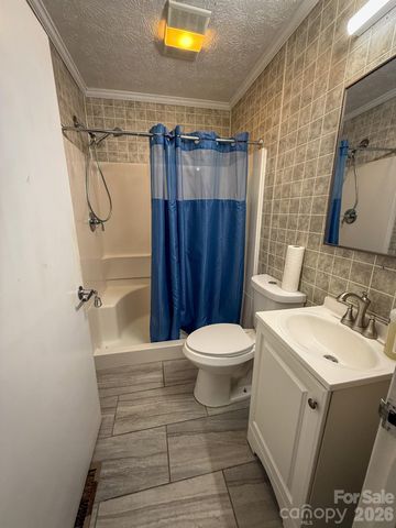 483 Caribou Road, Asheville, NC 28803