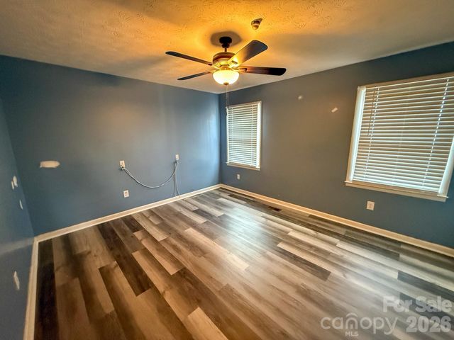483 Caribou Road, Asheville, NC 28803