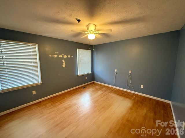 483 Caribou Road, Asheville, NC 28803