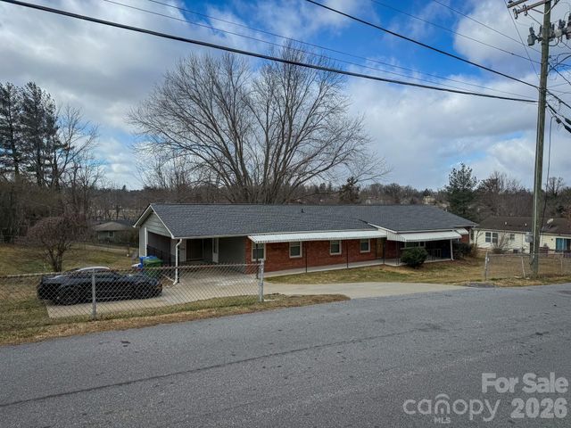 483 Caribou Road, Asheville, NC 28803