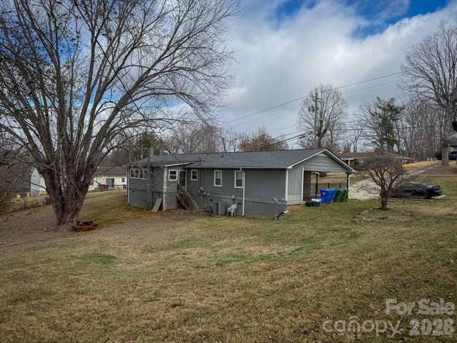483 Caribou Road, Asheville, NC 28803