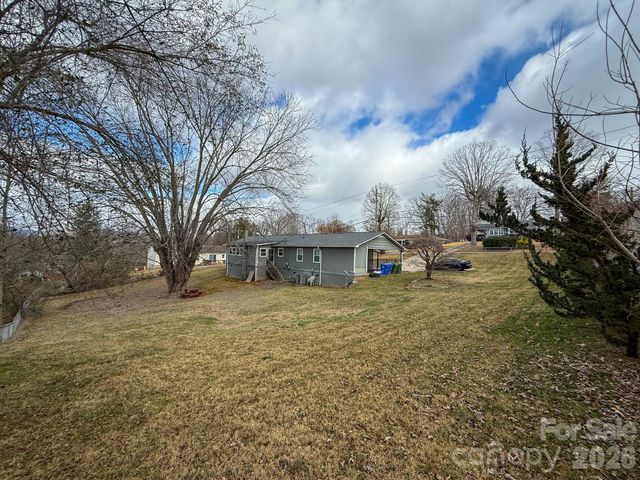 483 Caribou Road, Asheville, NC 28803