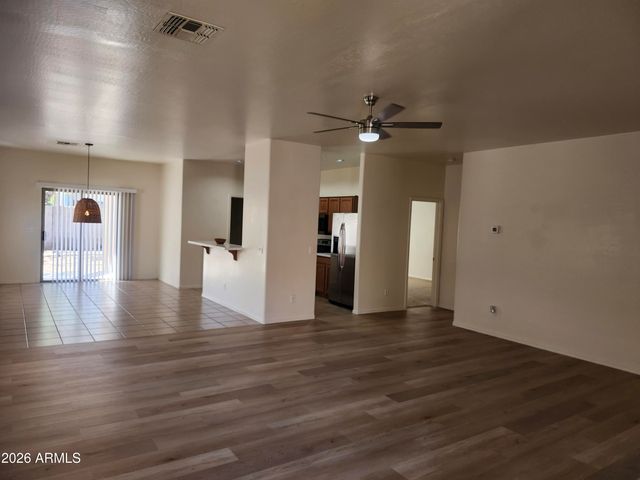 2227 N 92ND Dale, Phoenix, AZ 85037