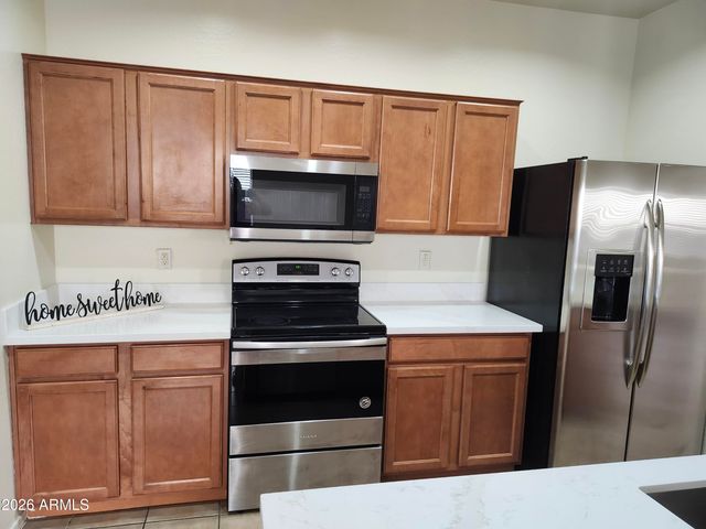 2227 N 92ND Dale, Phoenix, AZ 85037