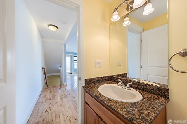 5033 12 Avenue NE, Seattle, WA 98105