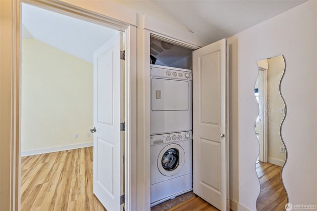 5033 12 Avenue NE, Seattle, WA 98105