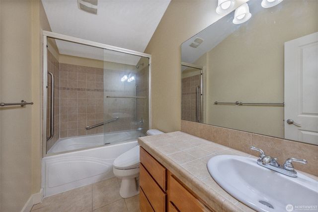5033 12 Avenue NE, Seattle, WA 98105