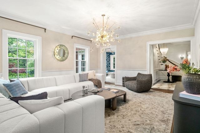 188 Heath St, Brookline, MA 02467